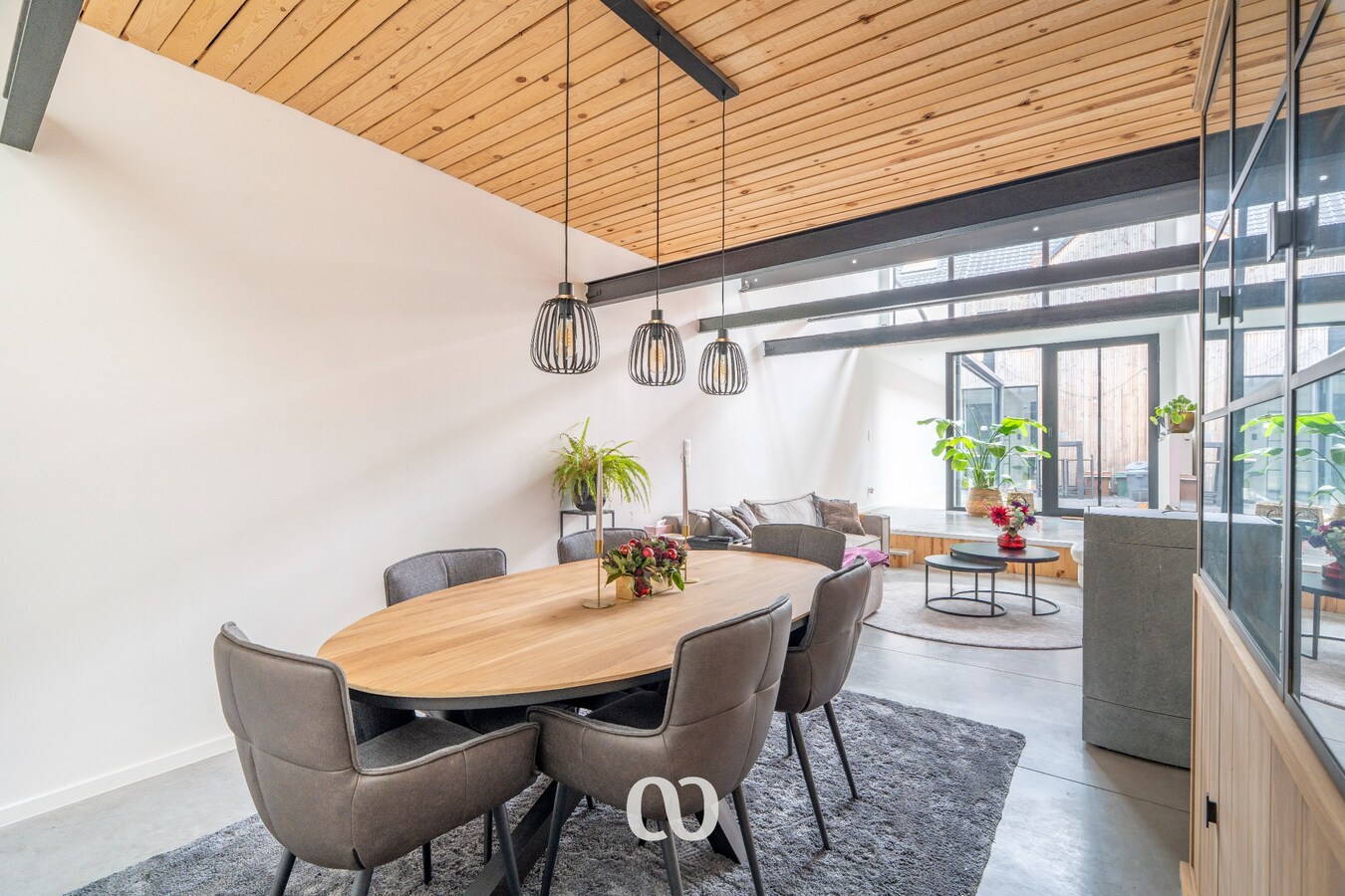 Charmante woning met speelse indeling en industriële touch 