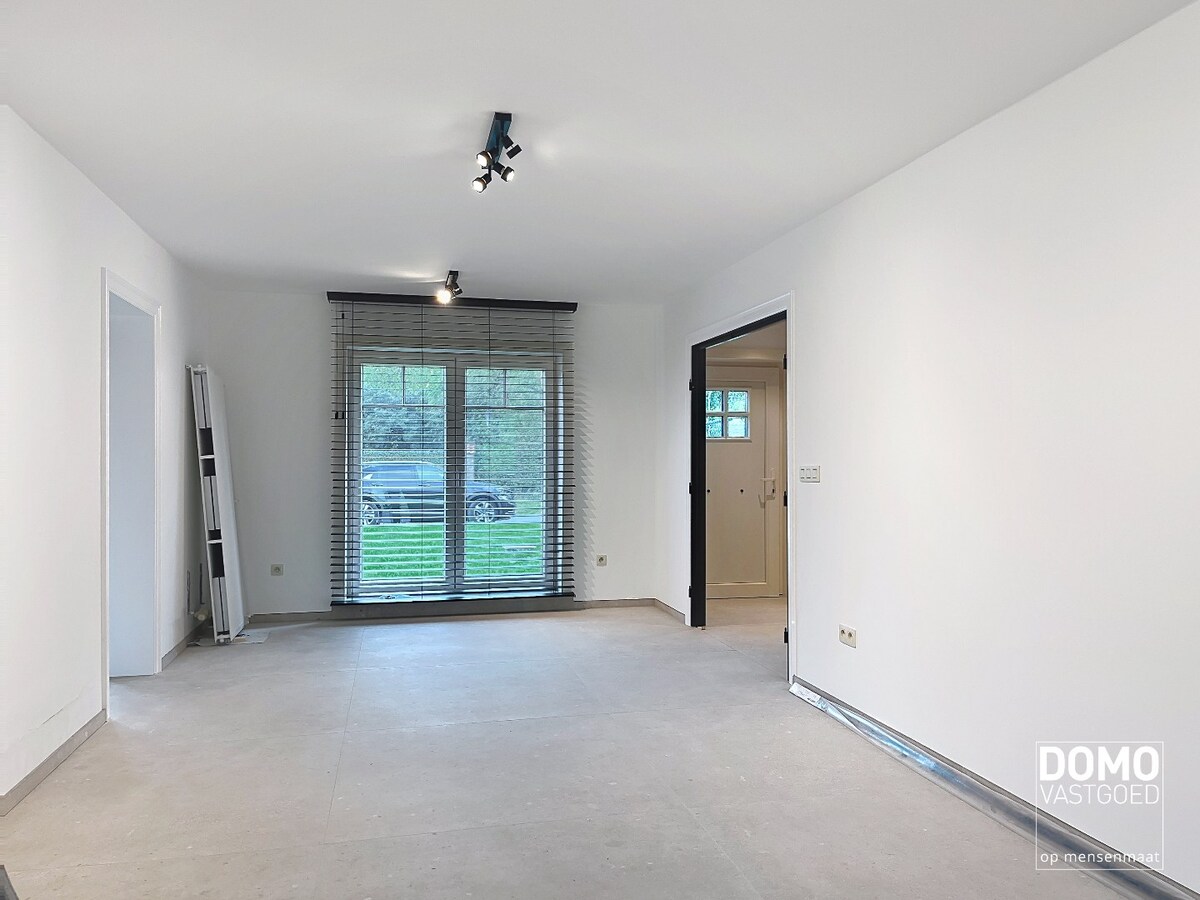 VOLLEDIG GERENOVEERDE WONING MET 3 SLAAPKAMERS EN ZUIDGERICHTE TUIN 