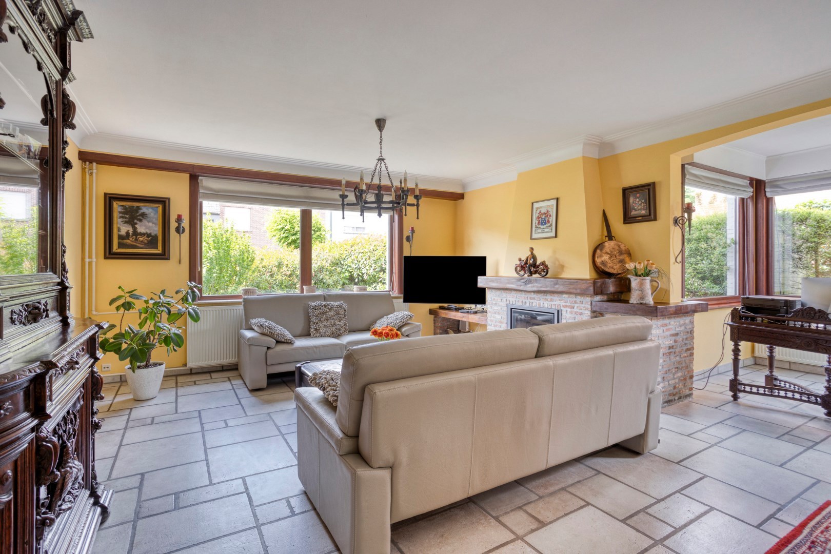 Charmante woning van 256 m2 met 4 slaapkamers te Wommelgem! 