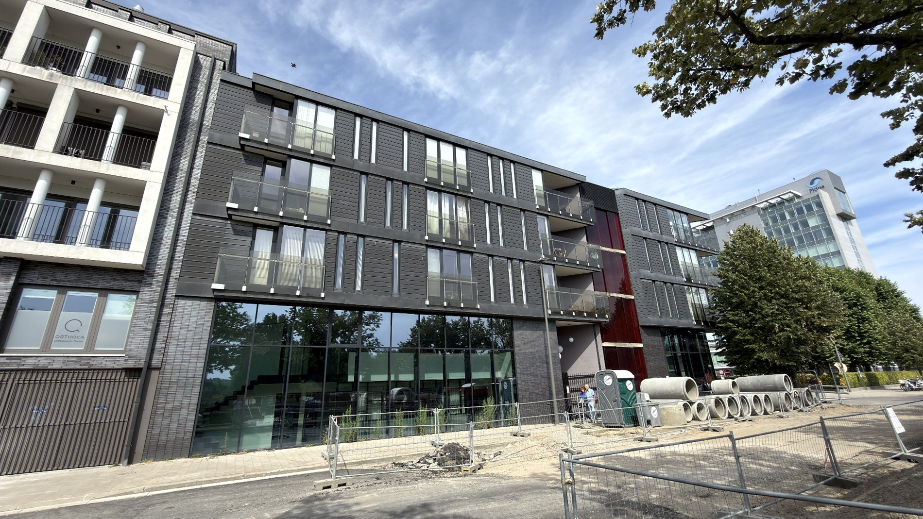 Strak ingerichte kantoorduplex te huur langs Singel in Antwerpen