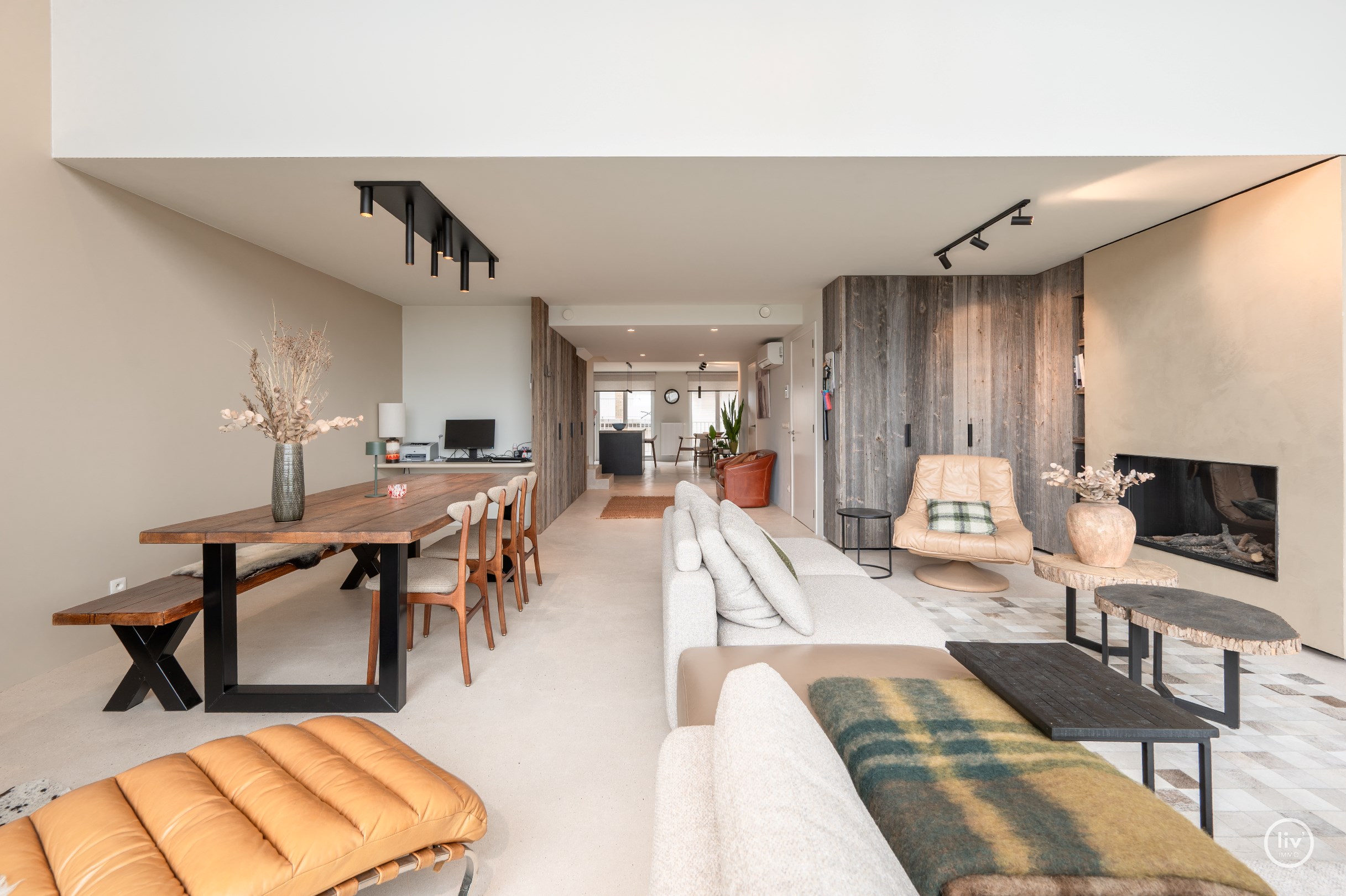 Luxueuze mezzanine van ca. 215 m² met open zichten op toplocatie in Duinbergen 