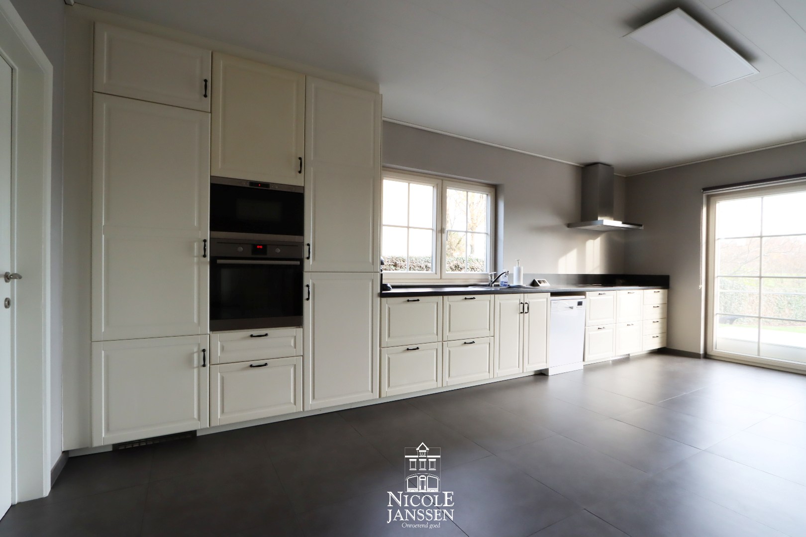 Veel kastruimte in keuken