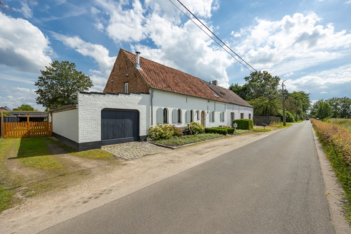 Karaktervolle hoeve op 945 meter-kangoeroewoning mogelijk 