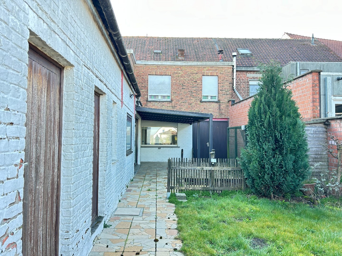 Grote, te renoveren centrumwoning met tuin op 563m² 
