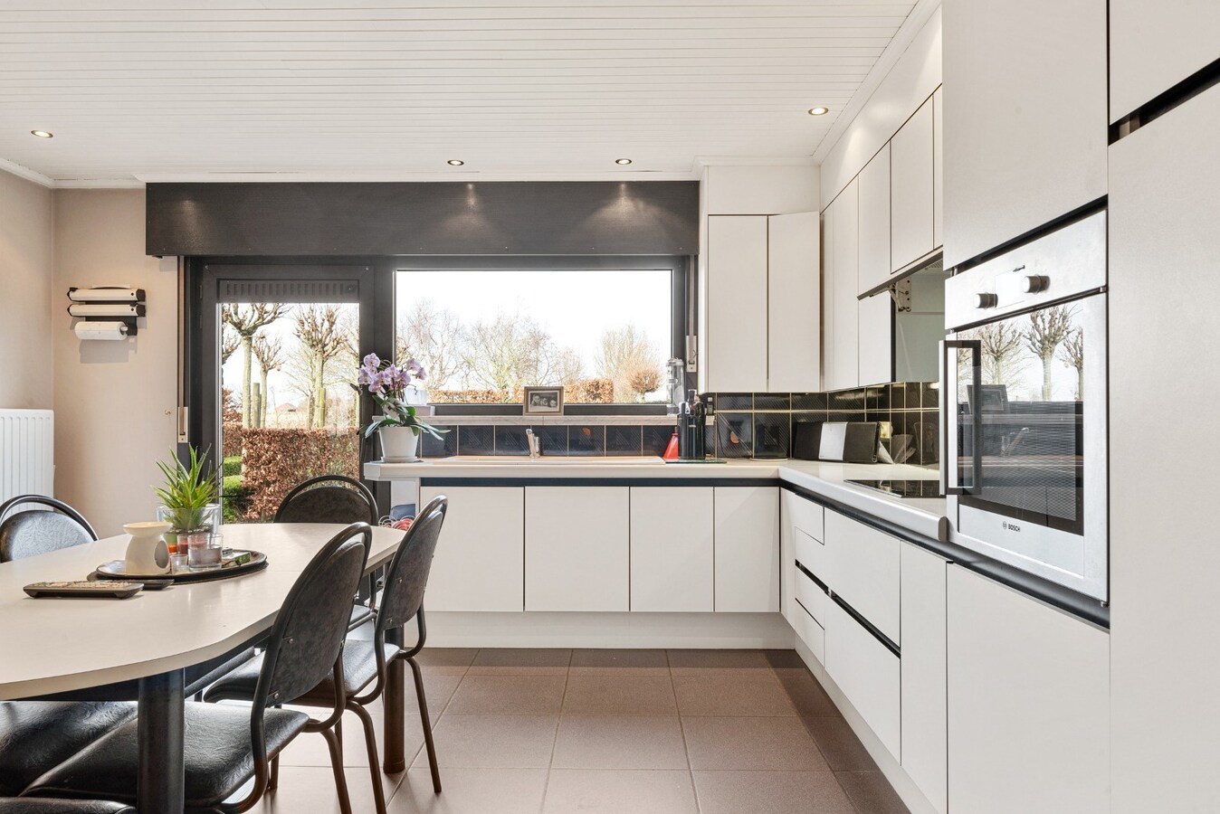 Ruime gezinswoning met tuin te huur in Westrozebeke 