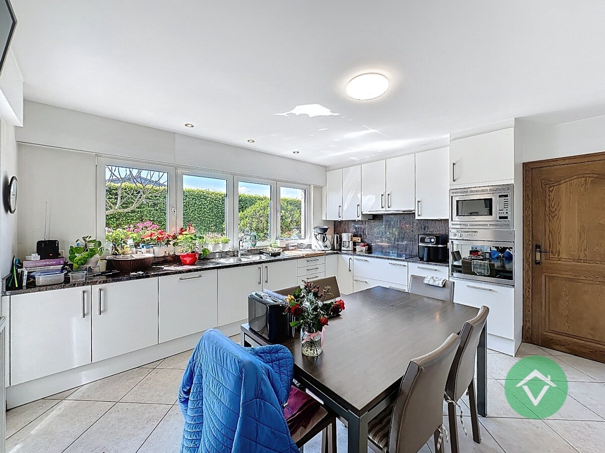 Ruime gezinswoning met dubbele garage in Koekelare 