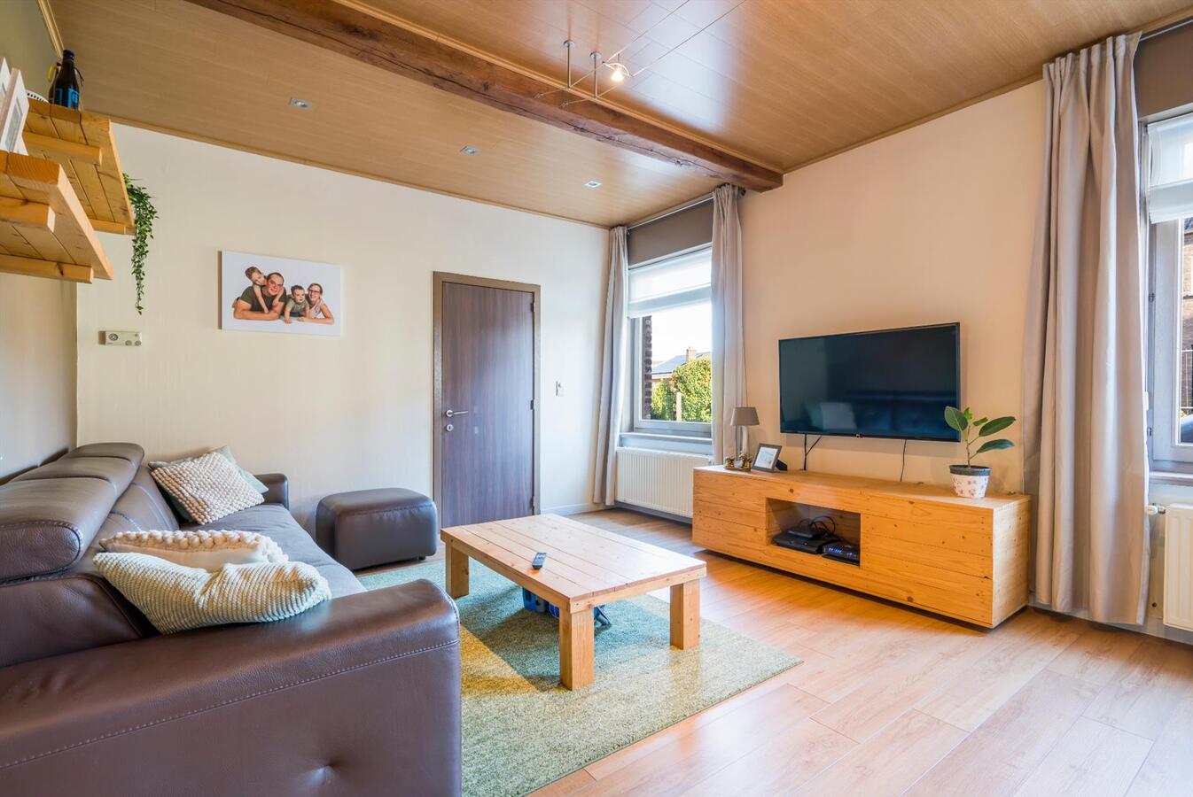 Rustige gelegen, vrijstaande woning met ruime nieuwbouwgarage 