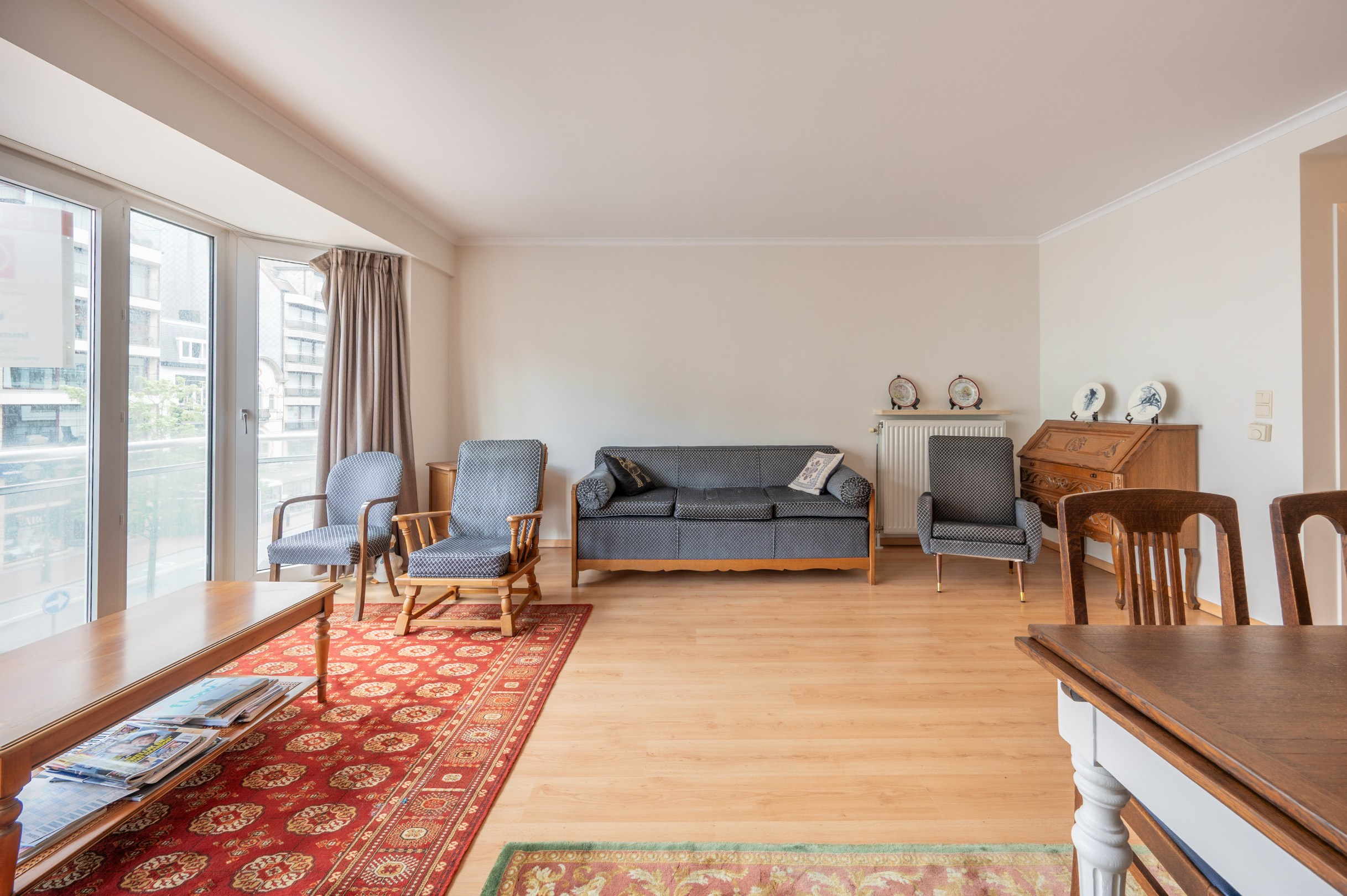 Op te frissen appartement met 2 slaapkamers te koop in het centrum van Knokke 