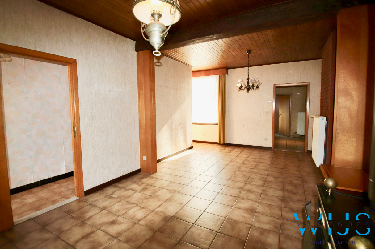 Op te frissen woonhuis op een mooi perceel te Ertvelde ! 