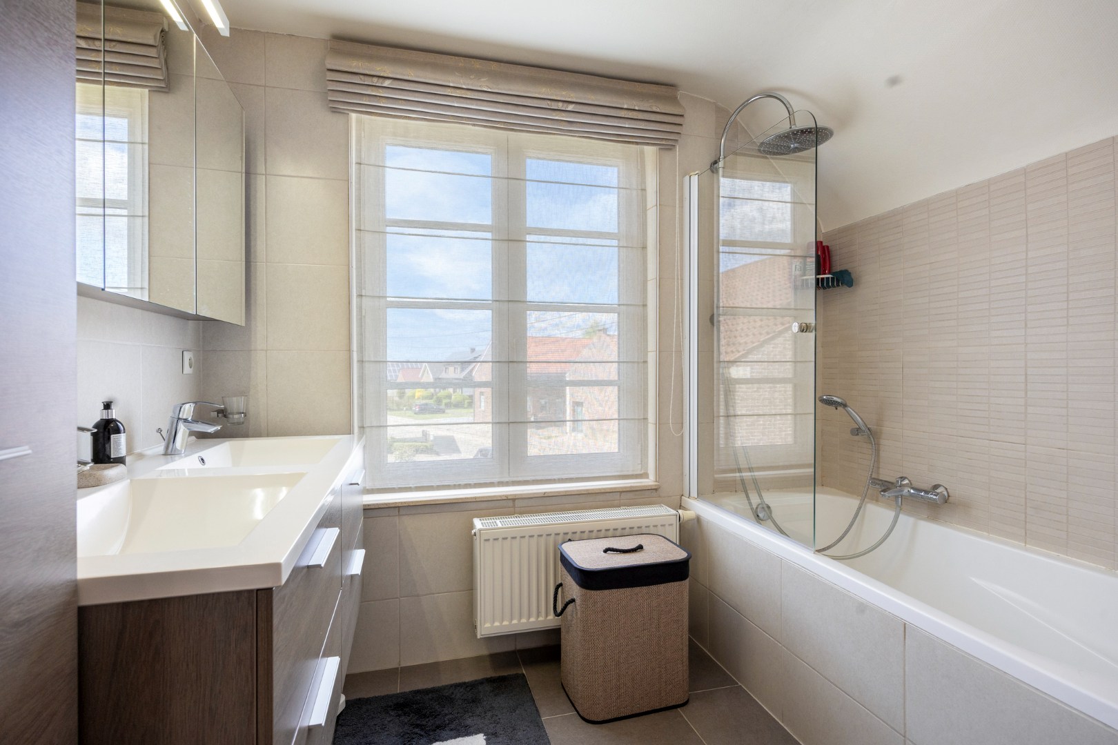 Open bebouwing met prachtige tuin en 4 ruime slaapkamers, garage, tuin en terras in Bierbeek – EPC 272kWh/m² 