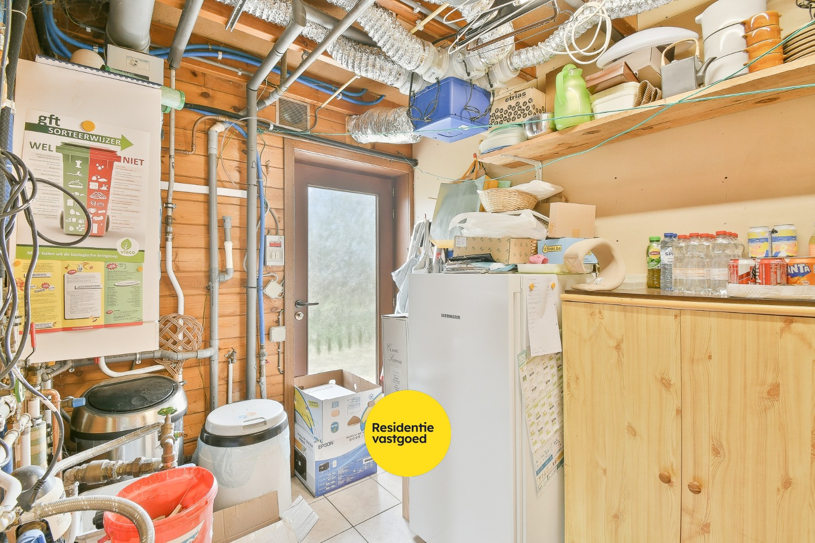 Instapklare woning met 4 slaapkamers, garage en carport 