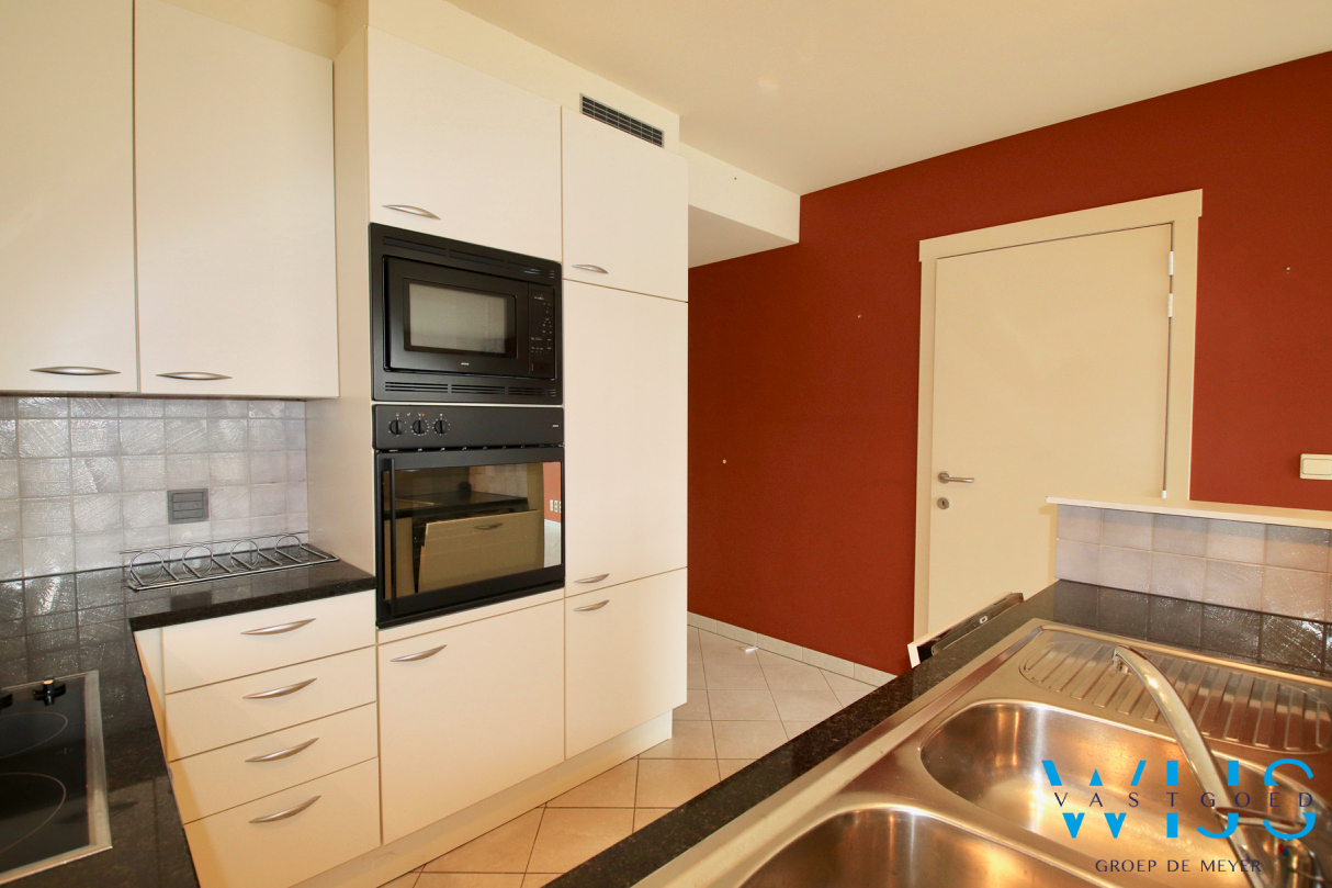 3 slaapkamerappartement met garage in hartje Assenede ! 