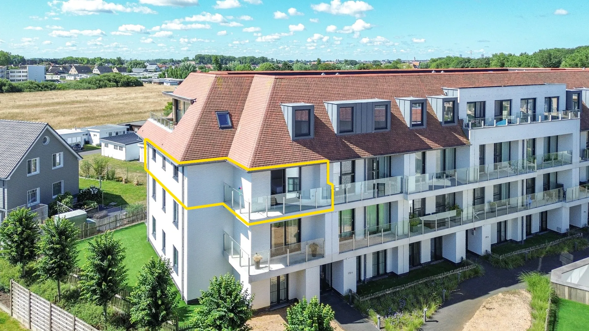 Modern 2-slaapkamerappartement met terras nabij duinen en strand, De Haan