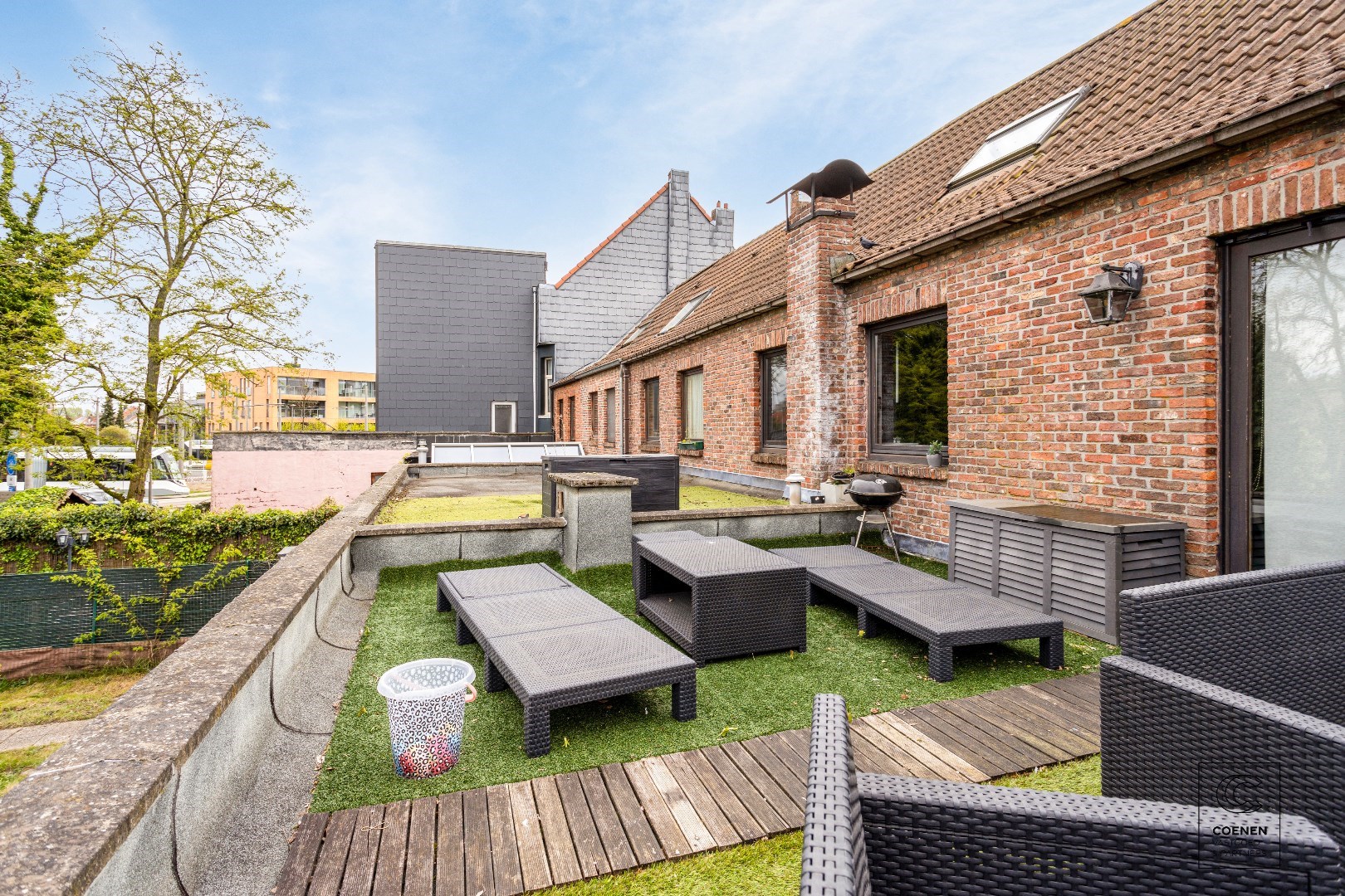 OPBRENGSTEIGENDOM bestaande uit twee appartementen en twee studio's op een perceel van 568 m2 gelegen op een uitstekende locatie te Hoboken 