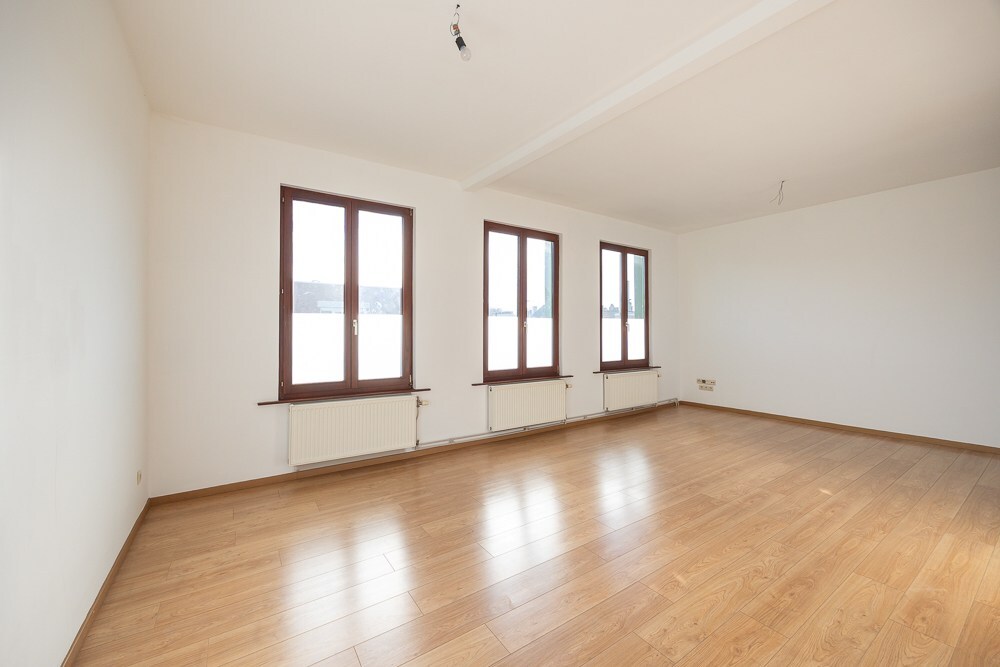 Ruime gezinswoning met grote koer (overdekt terras) nabij het Rivierenhof te Deurne 