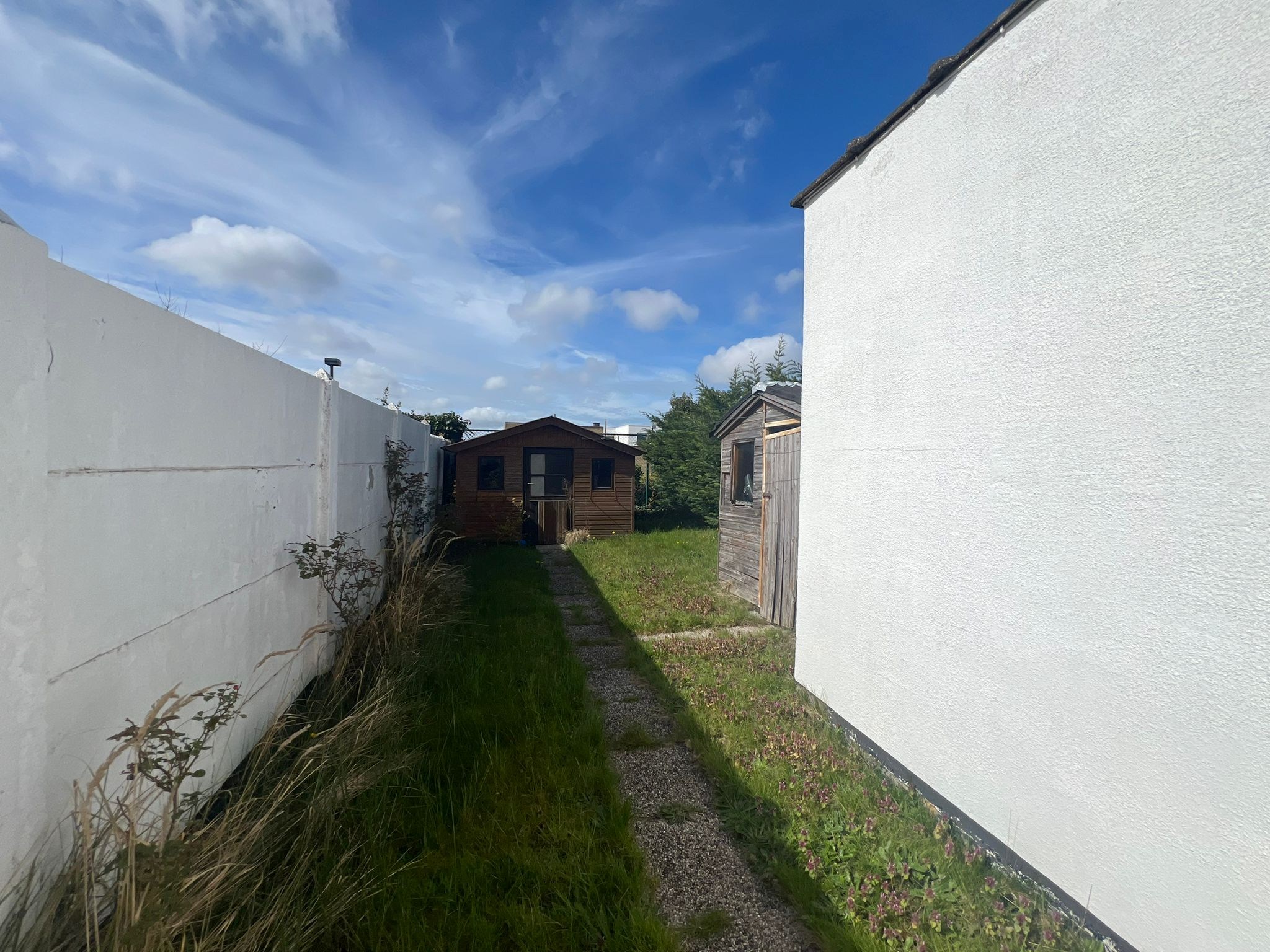 Te renoveren woning gelegen in het Oude Knokke met zuid- west gerichte tuin 