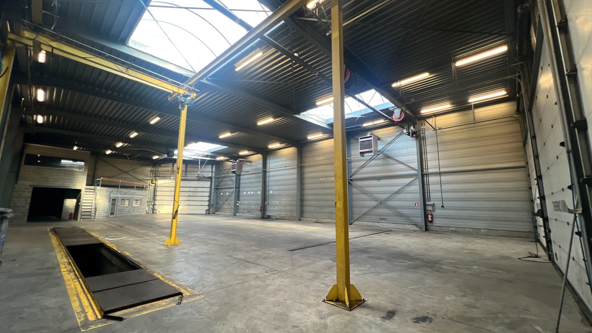 Opslagruimte te huur vlakbij R4 te Evergem