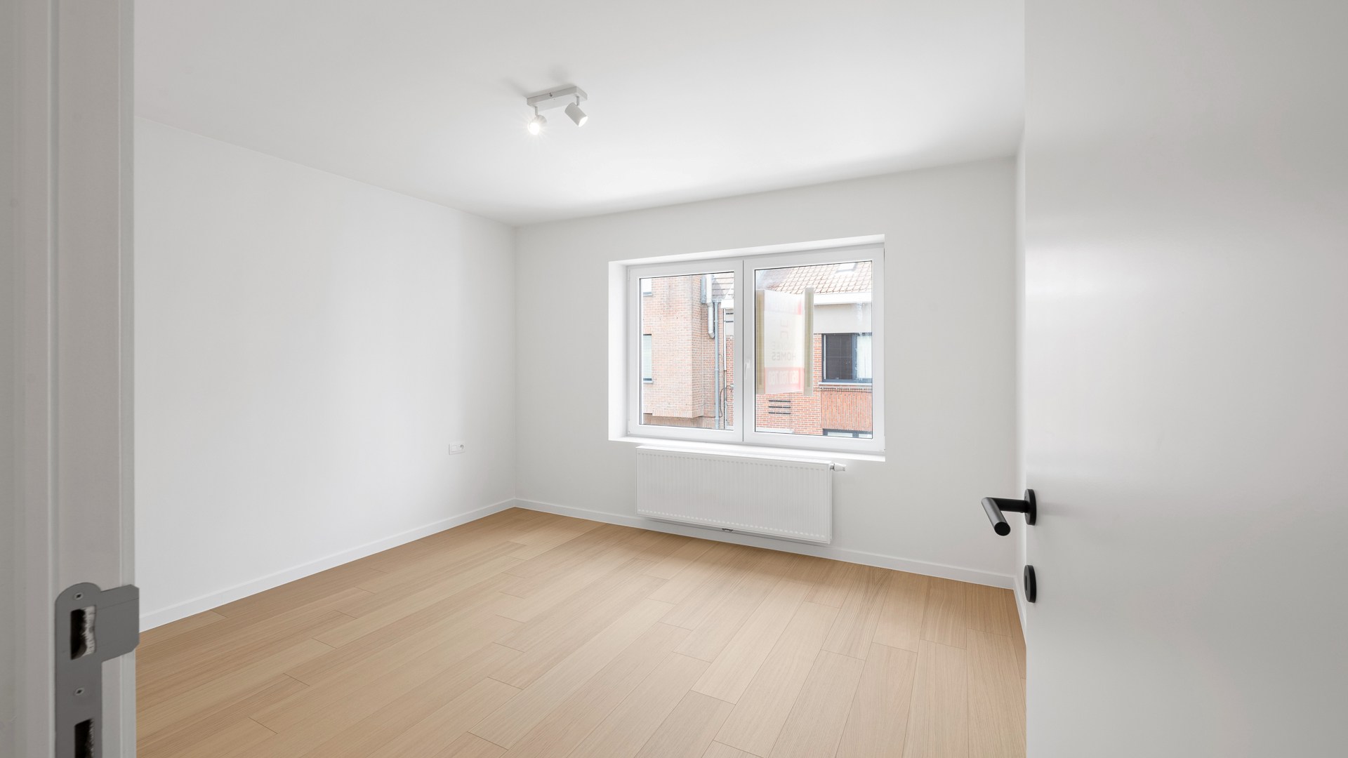 Belle maison rénovée avec 3 chambres à Heist, proche du centre et de la plage. 