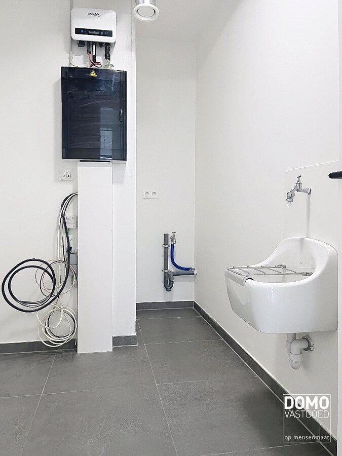 RUIM APPARTEMENT MET PRACHTIG TERRAS, LIFT EN GARAGEBOX IN CENTRUM KERMT 