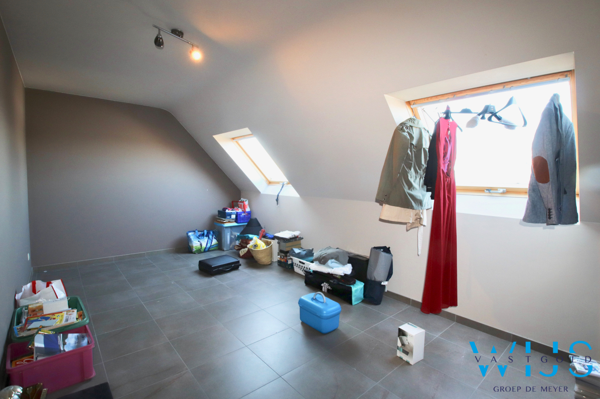 Prachtig woonhuis met 5 slaapkamers &amp; tuin te SLEIDINGE! 