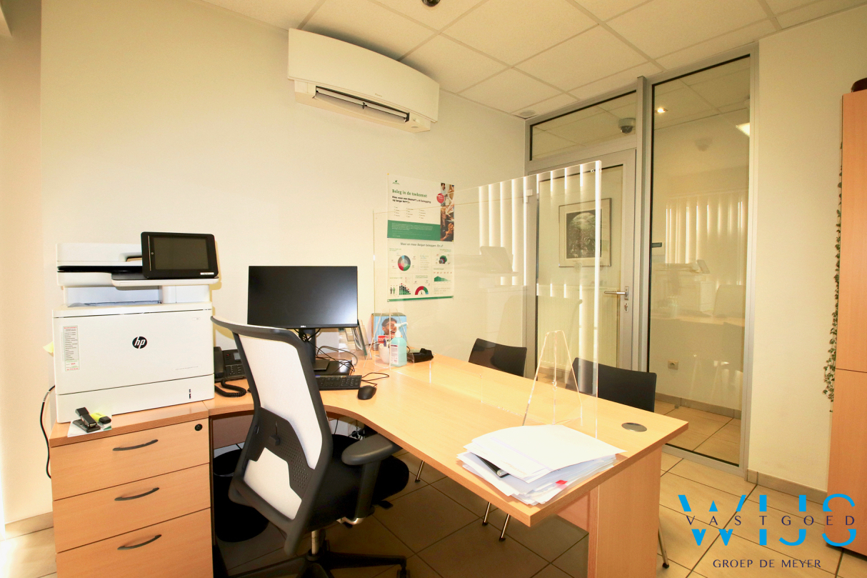 Zeer goed gelegen kantoor te CENTRUM ERTVELDE ! 