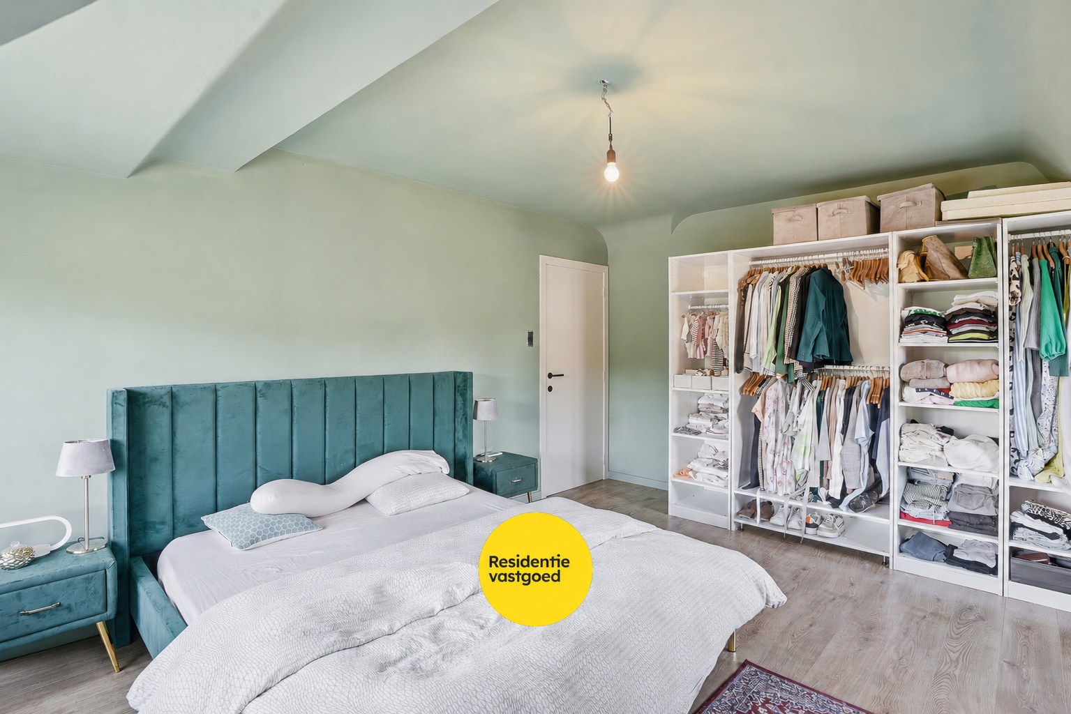 Alleenstaande woning met prachtige uitbouw in centrum Veldegem 