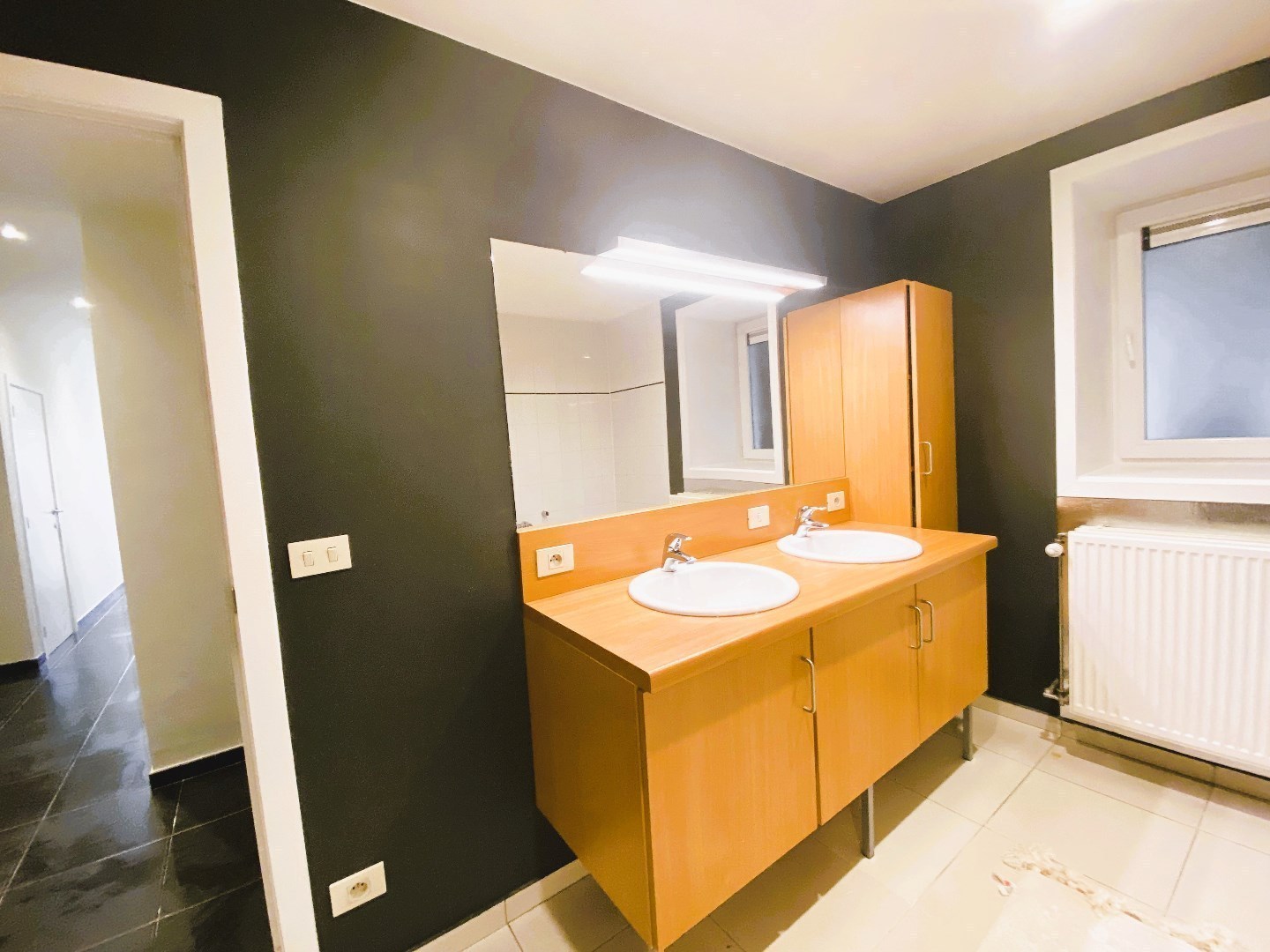 Moderne verhuurde loft-woning met dakterras in hartje Desselgem! 