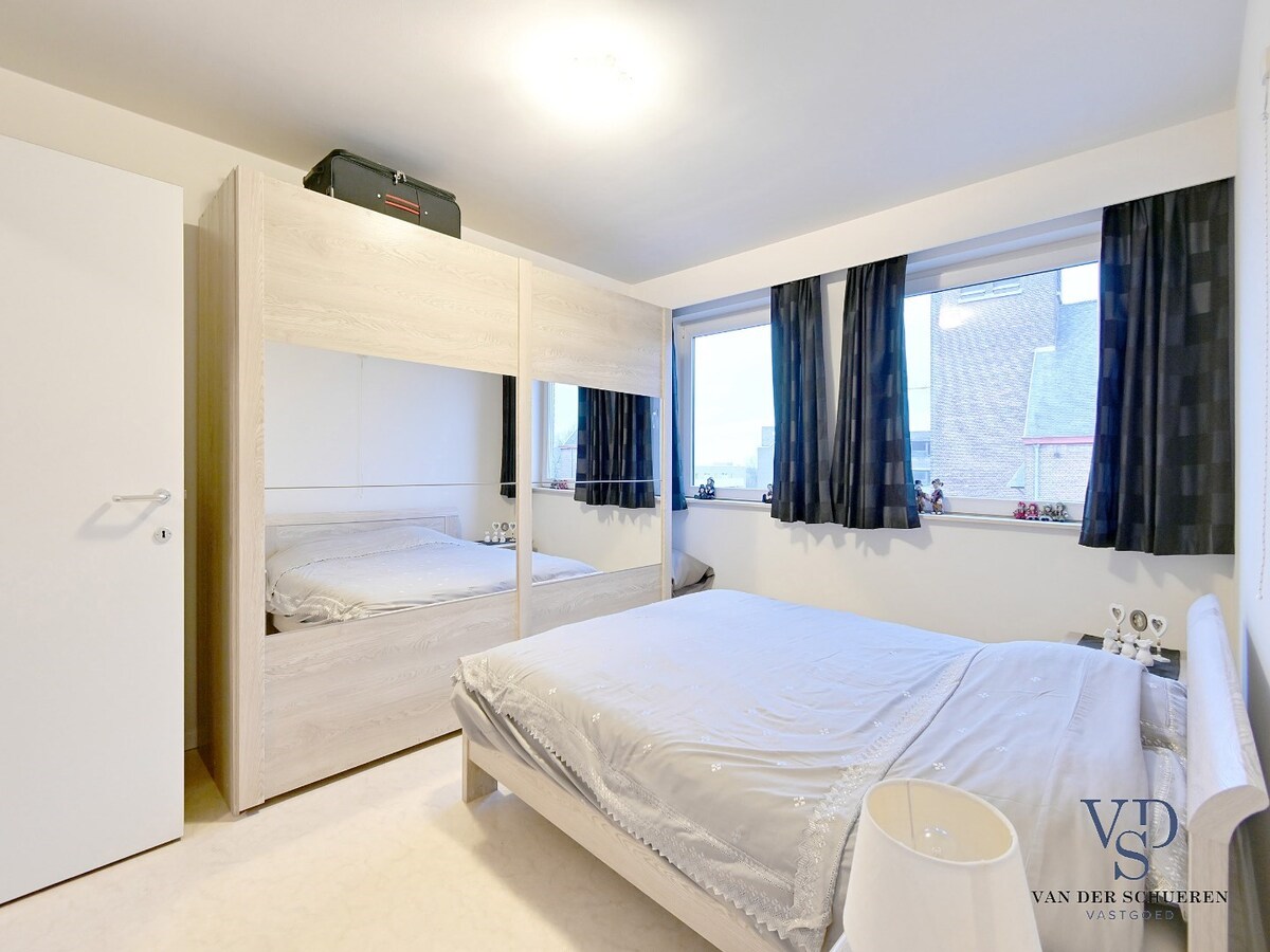 Tijdloos, ruim 1-slpk-appartement mét garage te centrum Gavere 