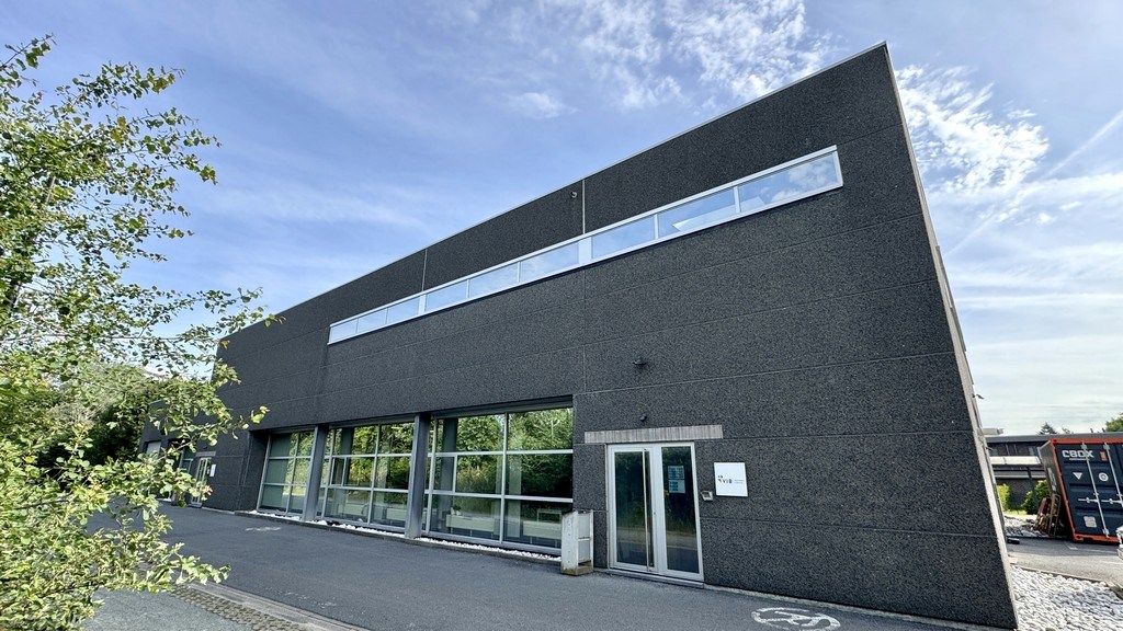 Kantoor/labo met klein magazijn te huur in Technologie-park Zwijnaarde