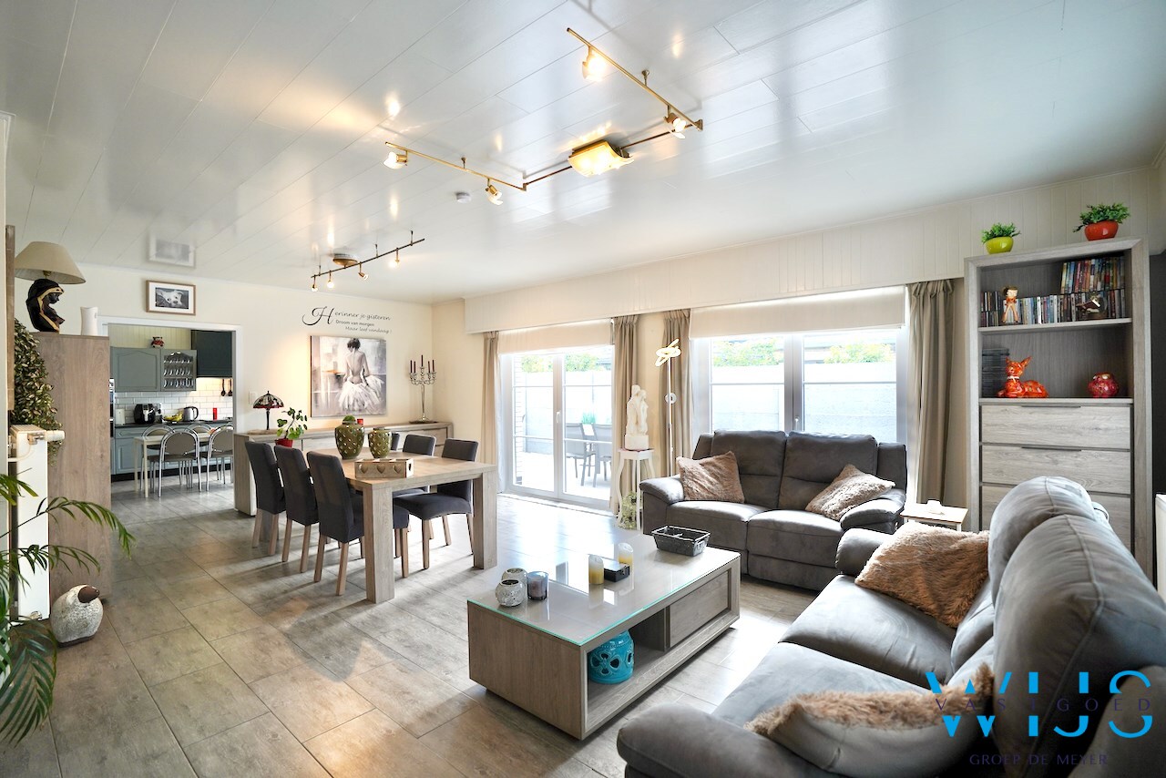 Bungalow met zwembad &amp; bijgebouw te Ertvelde ! 