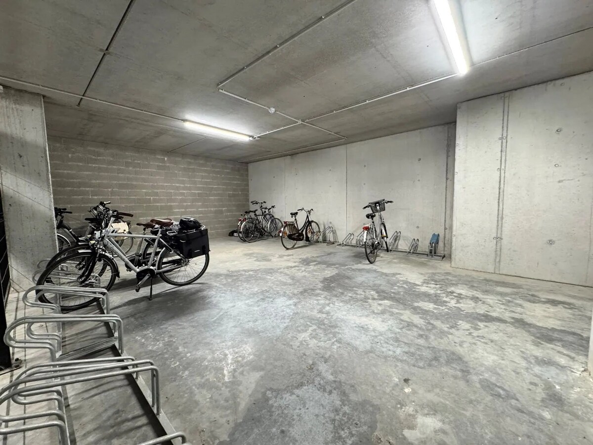 Nieuwbouwappartement met autostandplaats te Izegem 