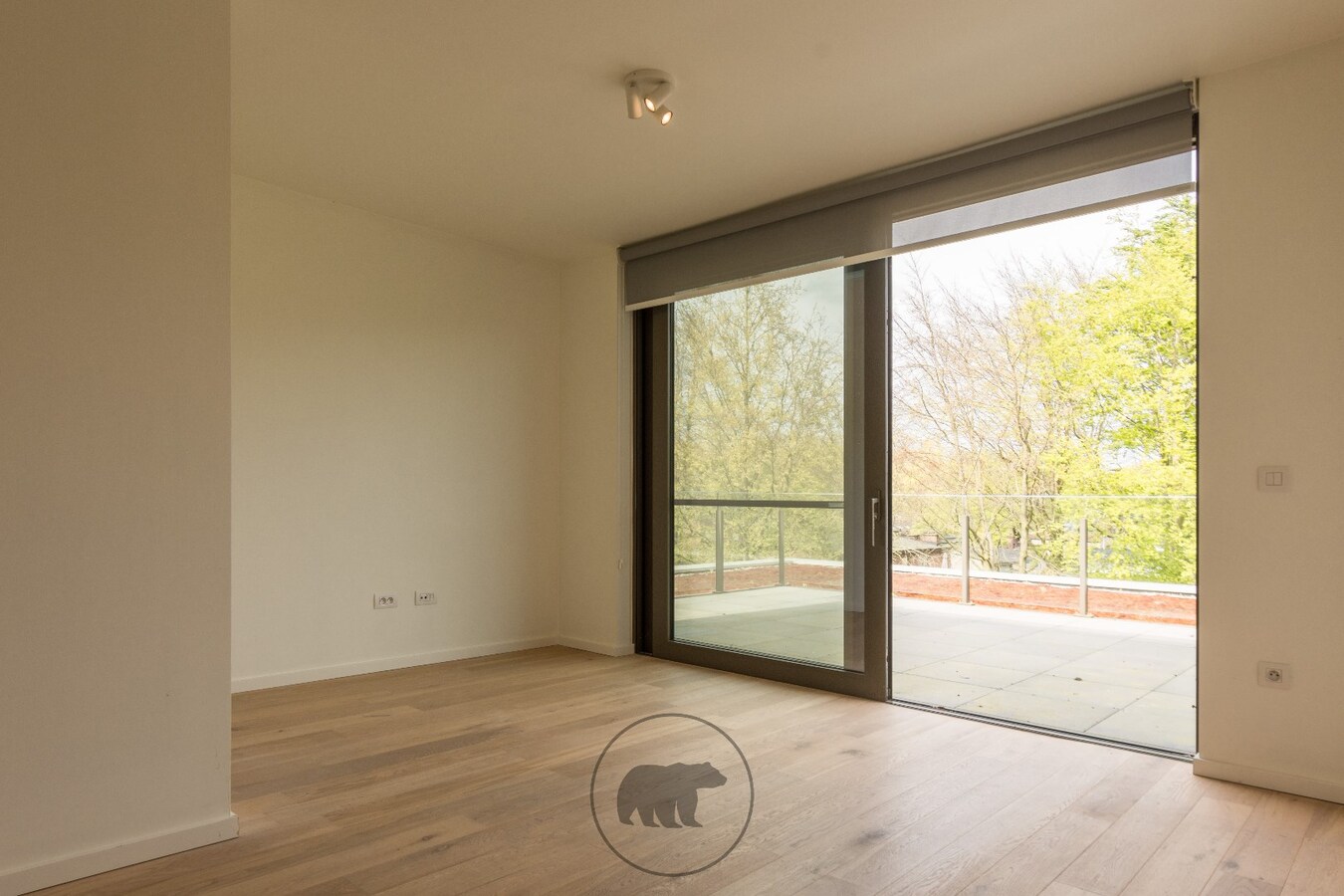 Luxueuze assistentiewoning met ruim terras en zicht op parkdreef 