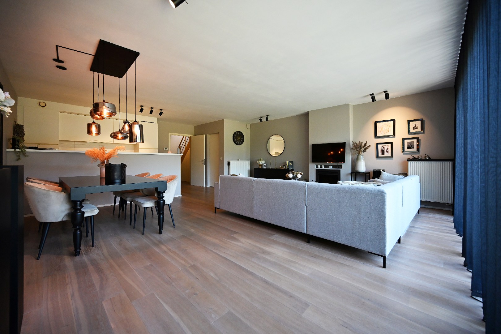 Moderne recente woning met 4 slpks, garage en tuintje nabij centrum Maldegem 