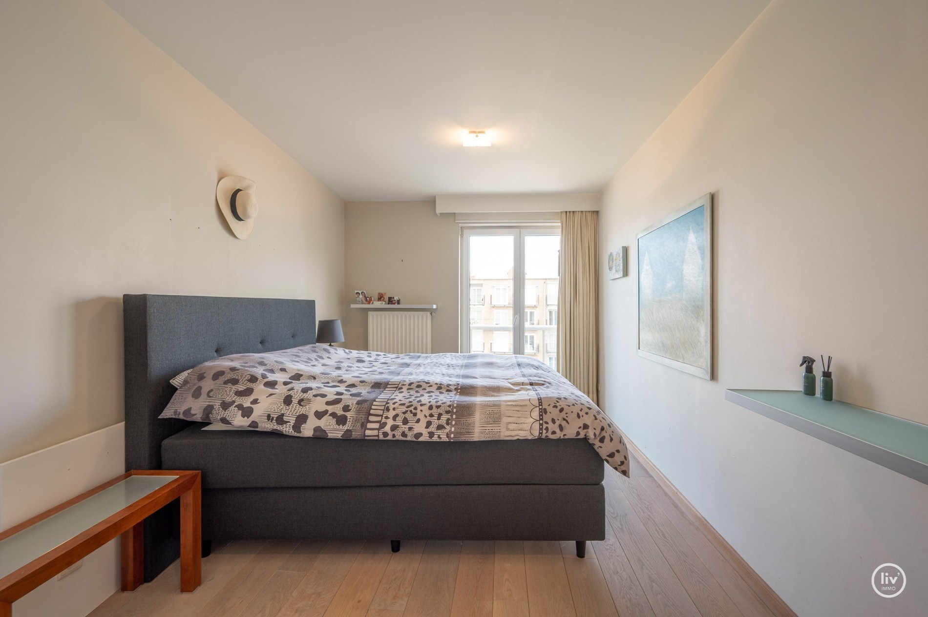 Aangenaam, ruim (101m2) appartement met 2 slaapkamers gelegen in het mussenpad te Knokke. 