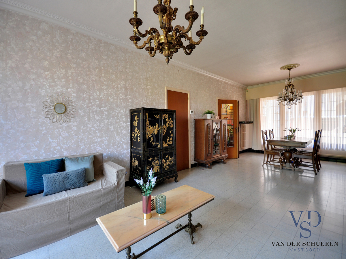 Zeer ruime herenwoning in centrum Gavere ! 