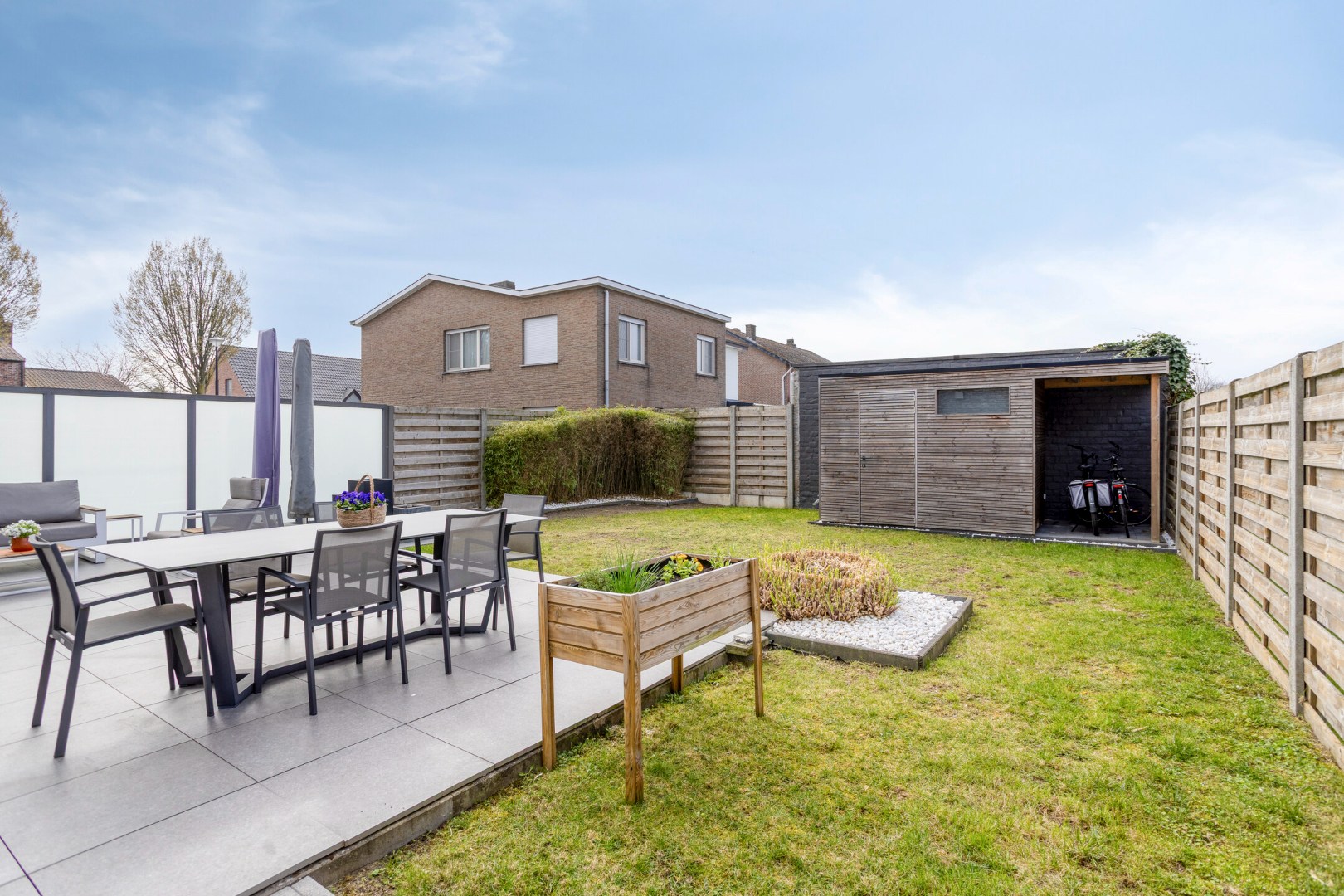 Energiezuinig en instapklaar gelijkvloers appartement met 2 slpk. en ruime tuin in het centrum van Geel 