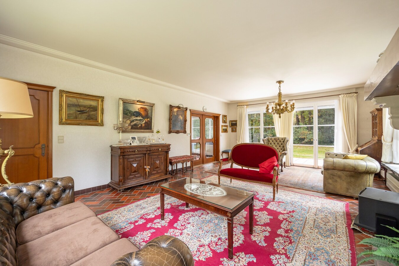 Klassieke villa op een perceel van 3.890 m² met een straatbreedte van 40 meter en Zuid-Oriëntatie te Schilde 