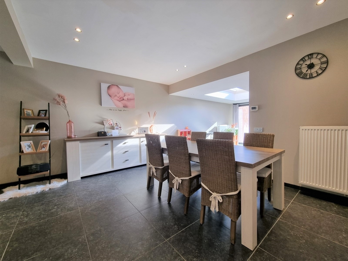 Leuke, volledige gerenoveerde woning met tuin - Roeselare 