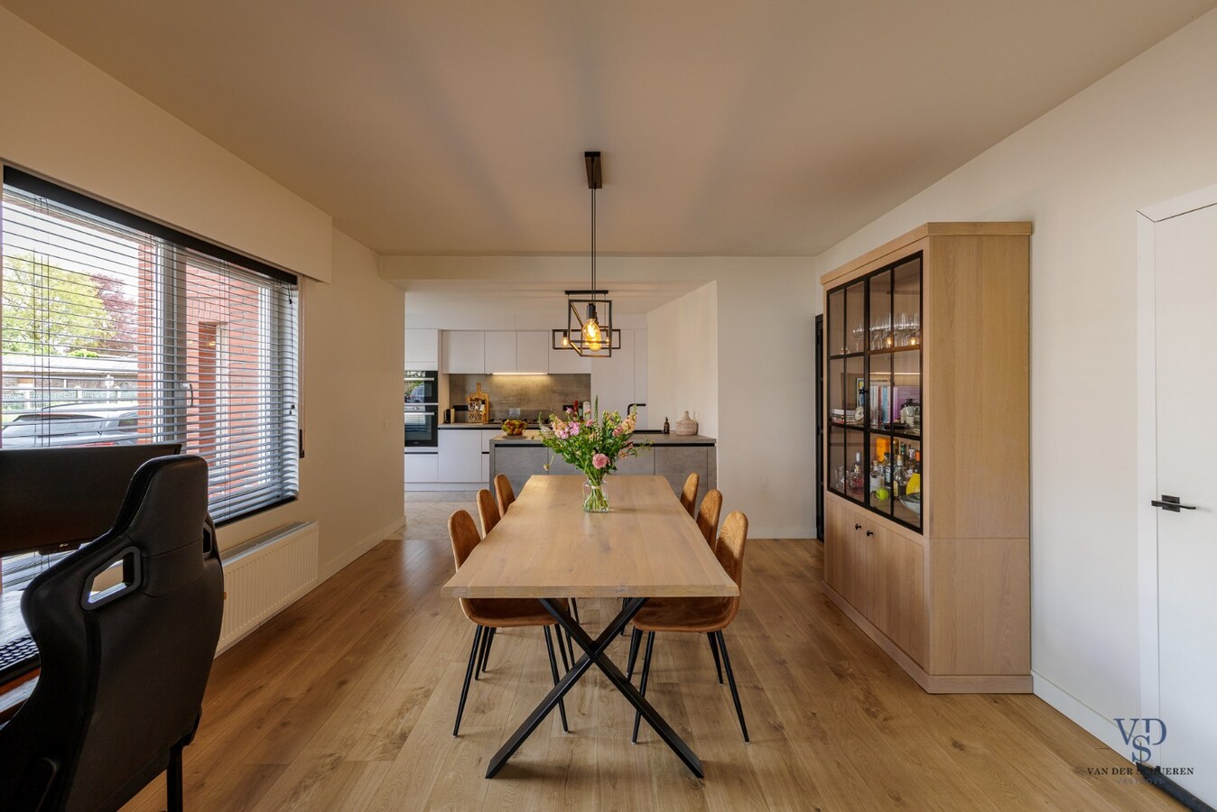 Stijlvol gerenoveerde woning. 