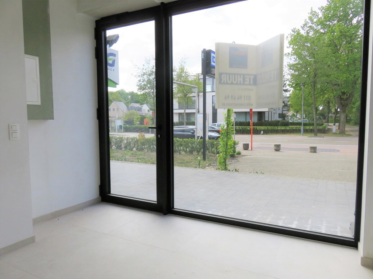 Gerenoveerd handelspand in centrum Bolderberg. 