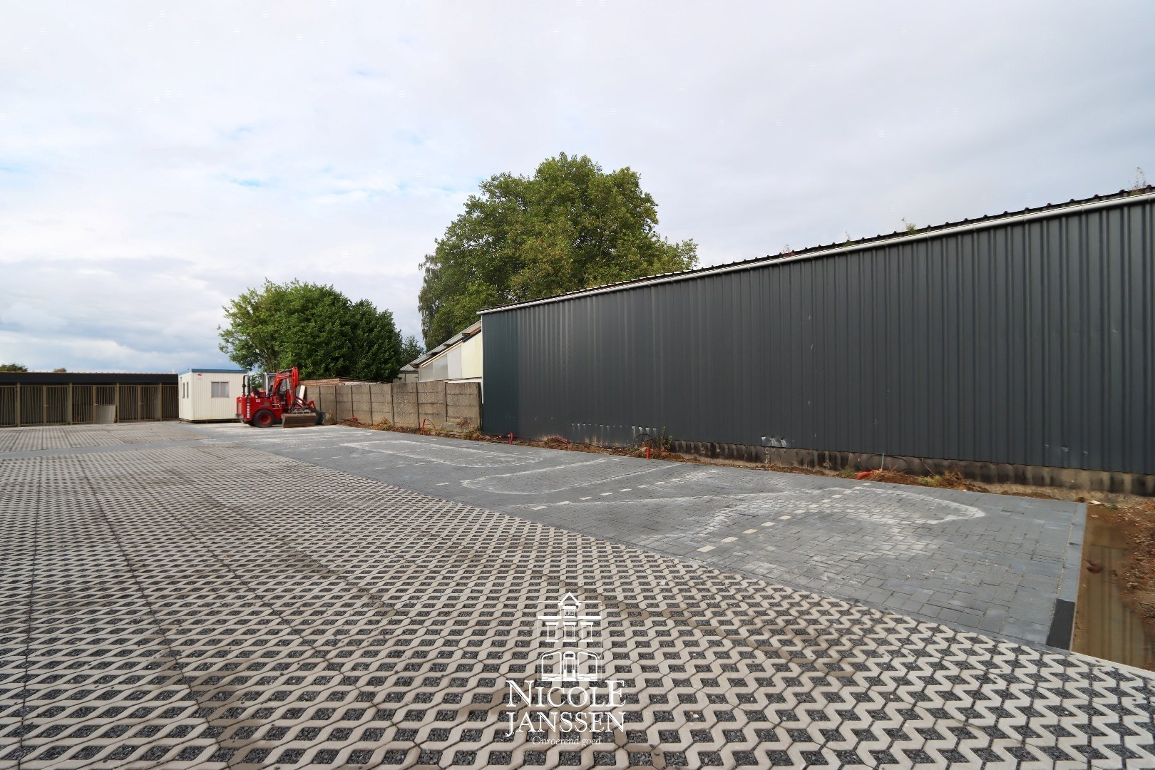 Penthouse met twee autostandplaatsen 