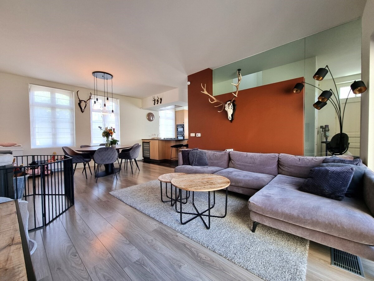 Klassevolle, statige hoekwoning te Heulebrug 