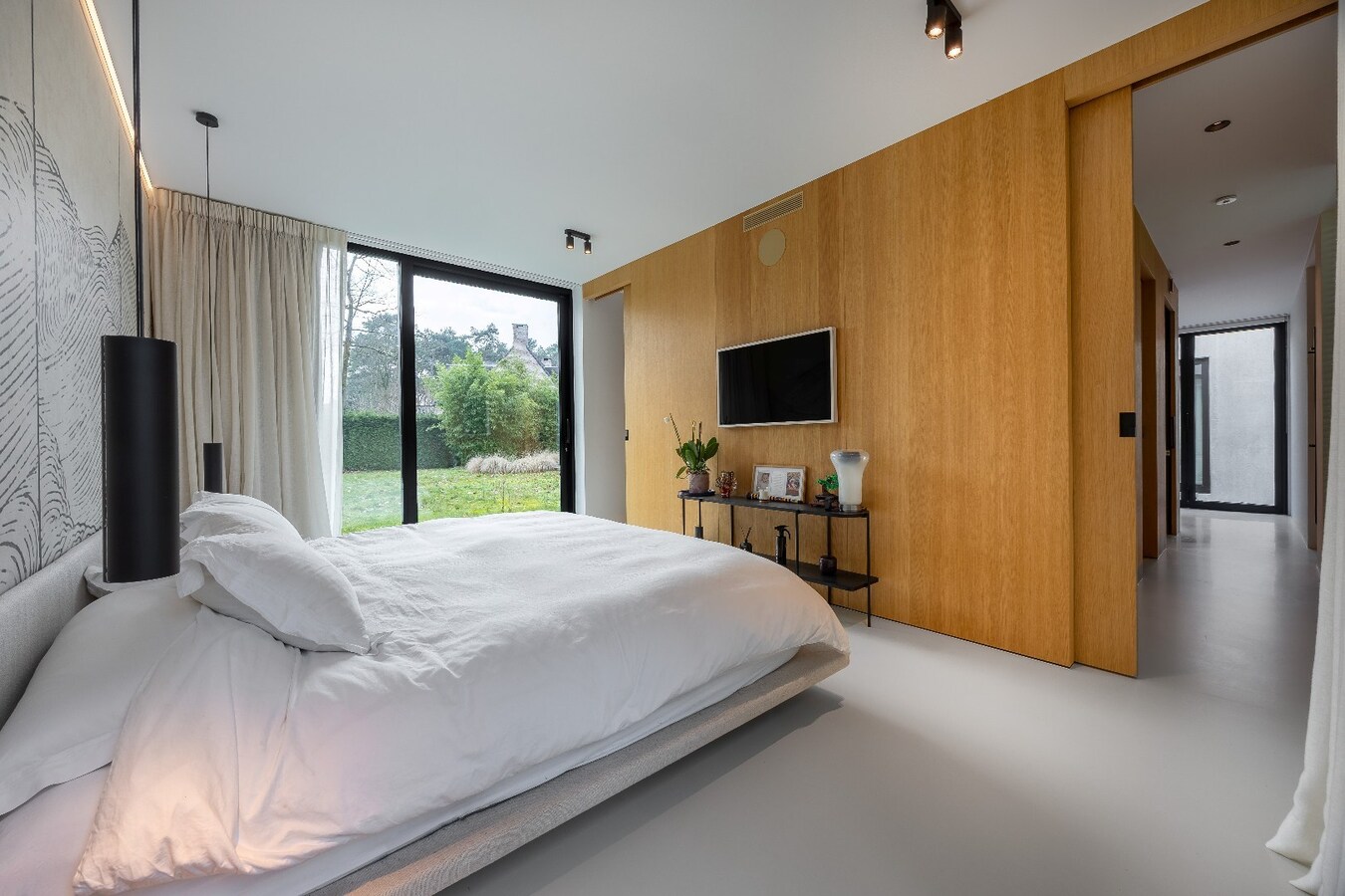 Moderne gelijkvloerse designvilla in exclusief privédomein 