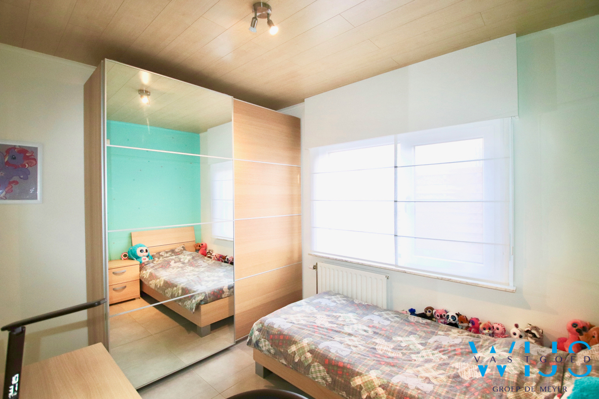 TOTAAL Gerenoveerde bungalow op een TOPlocatie in ERTVELDE ! 