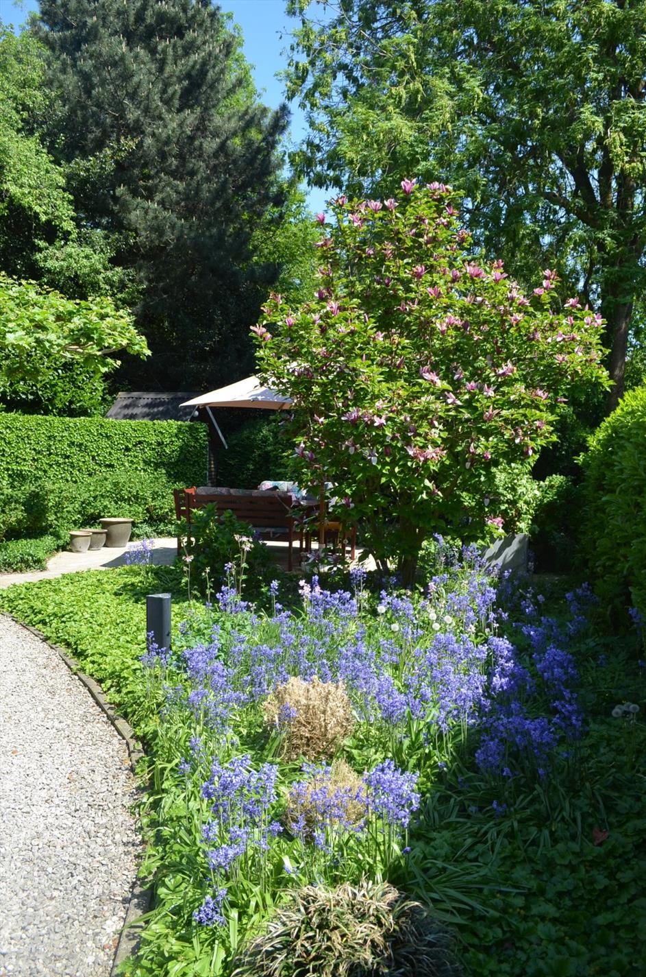 Ruime stijlvolle bel-etage met praktijkruimte, 5 slaapkamers en tuin te centrum Eeklo 