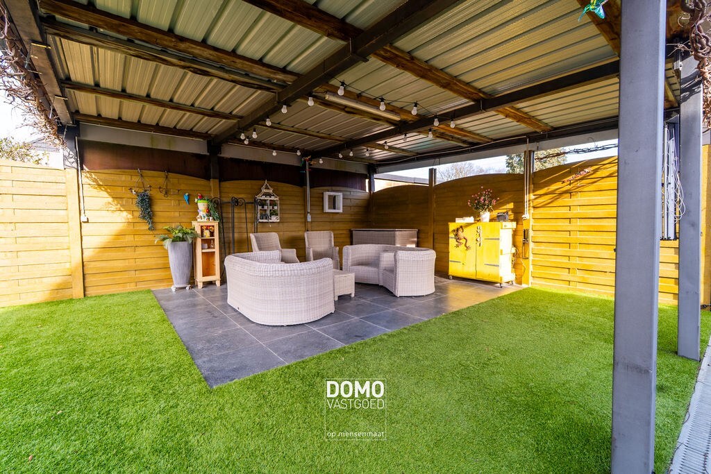 RUIME WONING VAN BOUWJAAR 2008 MET EPC LABEL B, 3 SLAAPKAMERS EN EEN HANGAR TE DIEPENBEEK 