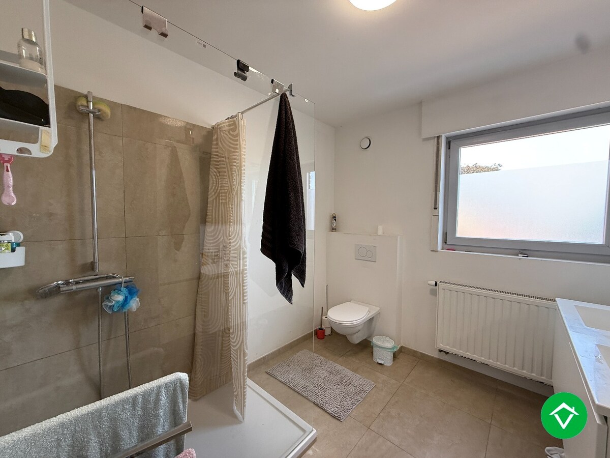 Rijwoning met 3 slaapkamers en tuin te Roeselare 