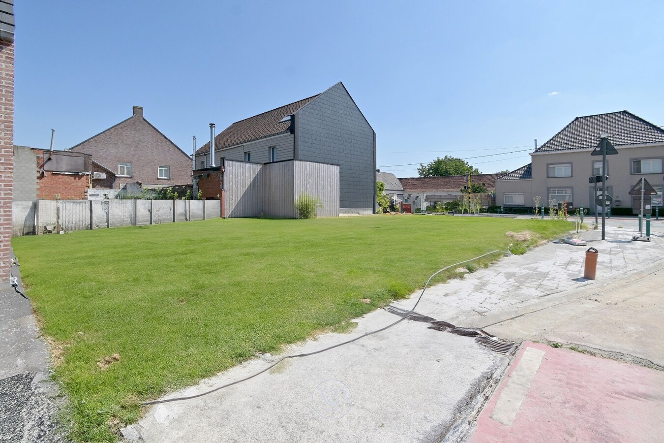 Bouwgrond voor hoekwoning. 