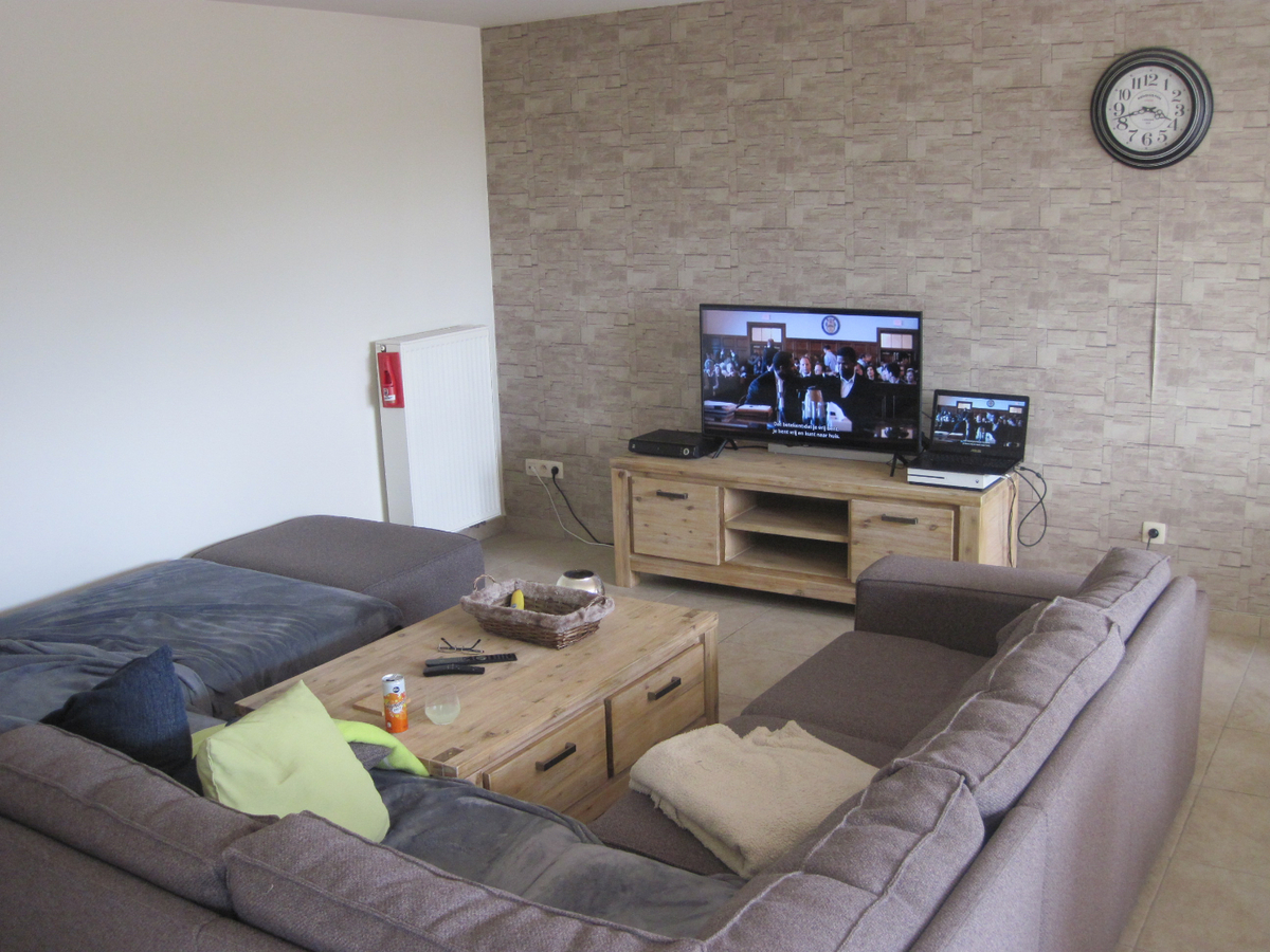 Bijzonder ruim 1-slp-appartement. Met terras. Met garage. 