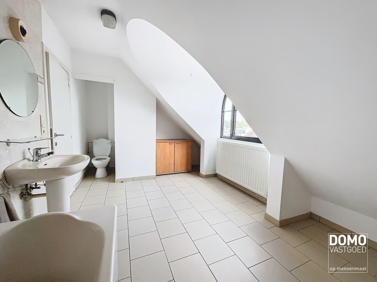 DUPLEX APPARTEMENT MET 2 SLAAPKAMERS EN 2 GARAGES TE DIEPENBEEK 